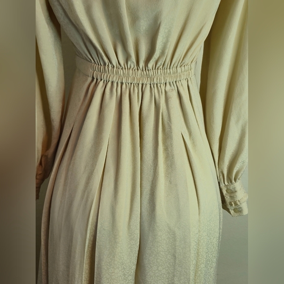 Chic Cream Long Sleeve Dress - Picture 4 of 9